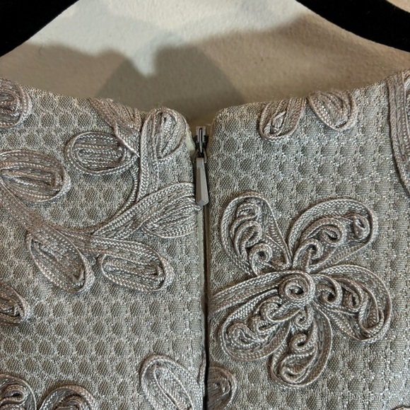 CARMEN MARC VALVOS SZ 6 Ribbon Floral Metallic Sparkly Lined  Knee Length Dress - Picture 8 of 11